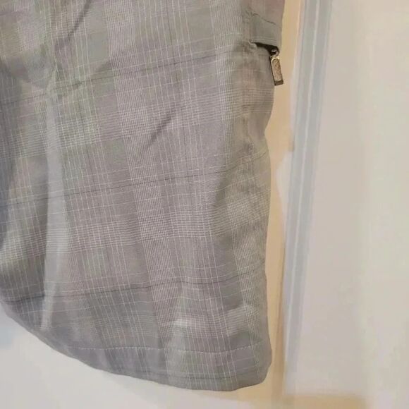 Greg Norman Men's Gray Plaid Poly/Spandex Flat Front Golf Shorts EUC - Picture 9 of 11
